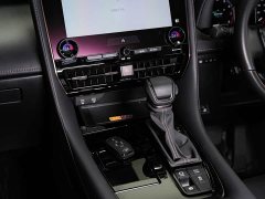 Toyota Alphard 2.5L Automatic - ფოტო 13