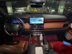 Lincoln Navigator 2022 3.5T Prestige Edition - ფოტო 13