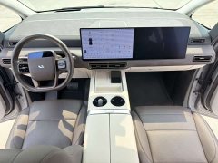 Li Auto Li Xiang MEGA Ultra - ფოტო 10