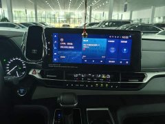 Toyota Gravia Grevias 2.5L Hybrid Premium VIP Edition - ფოტო 11