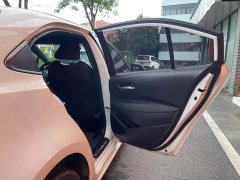 Toyota Corolla Hybrid 1.8H E-CVT Luxury - ფოტო 16