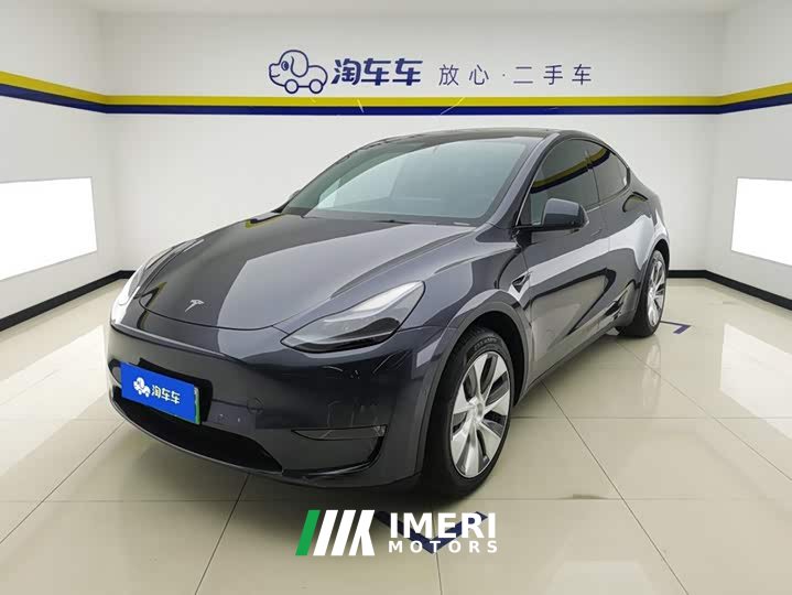 Tesla Model Y Long Range All-Wheel Drive