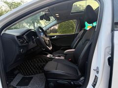 Ford Focus Sedan EcoBoost 180 Automatic Trend - ფოტო 12