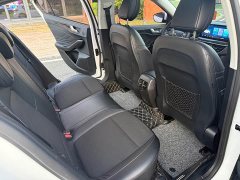 Ford Focus Sedan EcoBoost 180 Automatic Trend - ფოტო 13