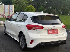 Ford Focus Sedan EcoBoost 180 Automatic Trend - ფოტო 4