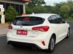 Ford Focus Sedan EcoBoost 180 Automatic Trend - ფოტო 5