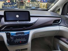 Buick GL8 Land Executive Cabin 652T Luxury - ფოტო 10