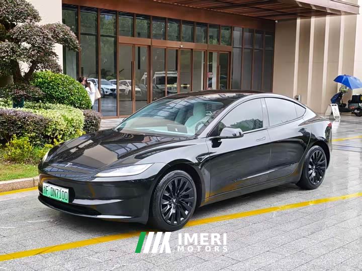 Tesla Model 3 Rear-Wheel Drive