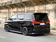 Lexus LM 2020 300h Four-Seat Royal Edition - ფოტო 5