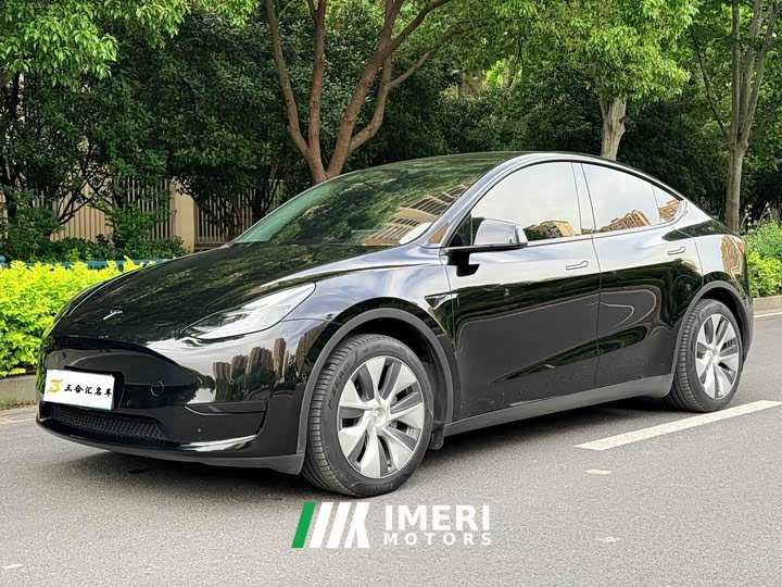 Tesla Model Y Facelift Rear-Wheel Drive