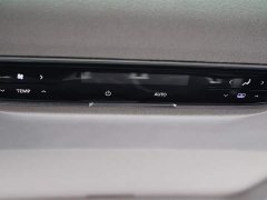 Toyota 2.0T Six-Seat Yun Shi Edition - ფოტო 16
