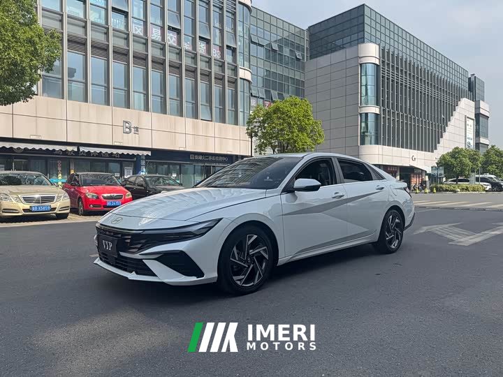 Hyundai Elantra 1.5L CVT Luxury