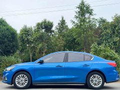 Ford Focus Sedan EcoBoost 180 Automatic Trend - ფოტო 4