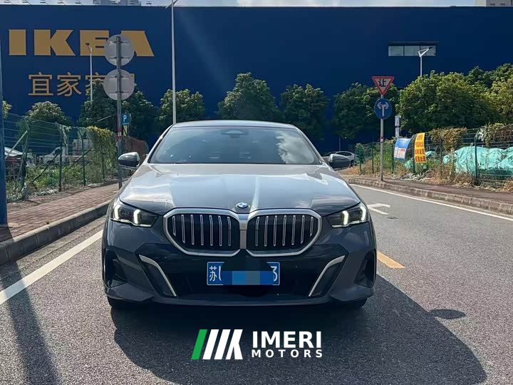 BMW 5 Series 525Li M Sport Package - ავტომობილი ჩინეთიდან