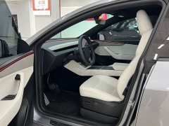 Tesla Model Y Rear-Wheel Drive - ფოტო 4