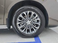 Buick GL8 Land Business Class Smart Edition - ფოტო 6