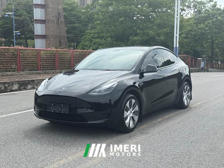 Tesla Model Y Facelift Rear-Wheel Drive
