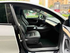 Tesla Model Y Standard Range RWD - ფოტო 11