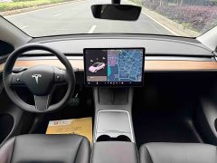 Tesla Model Y Standard Range RWD - ფოტო 13