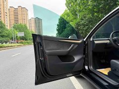 Tesla Model Y Standard Range RWD - ფოტო 6