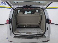 Buick GL8 Land Business Class Comfort Edition - ფოტო 4