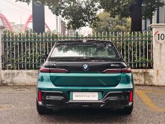 BMW i7 M70L 2023 M70L - ფოტო 5