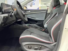 Volkswagen Lingdu L 280TSI DSG Dazzling Red Edition - ფოტო 13