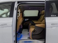 Denza D9 2022 DM-i 970 AWD Flagship - ფოტო 15