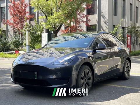 2024 Tesla Model Y Rear-Wheel Drive