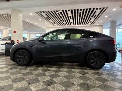 Tesla Model Y Rear-Wheel Drive - ფოტო 3