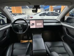Tesla Model Y Rear-Wheel Drive - ფოტო 4