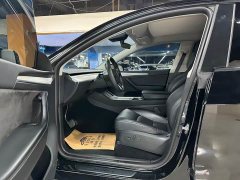 Tesla Model Y Rear-Wheel Drive - ფოტო 5