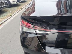 Hyundai Elantra 240TGDi DCT GLX Black Knight Limited Edition - ფოტო 11