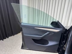 Tesla Model Y Rear-Wheel Drive - ფოტო 13
