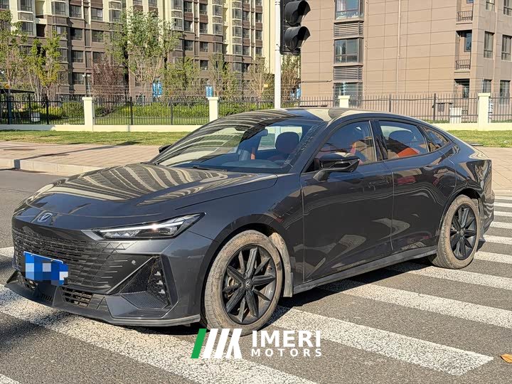 Changan UNI-V 1.5T Premium - ავტომობილი ჩინეთიდან