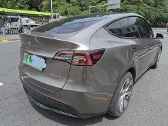 Tesla Model Y Standard Range RWD - ფოტო 3