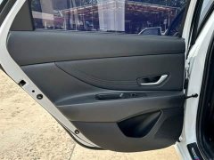 Hyundai Elantra 2022 1.5L CVT Luxury - ფოტო 16