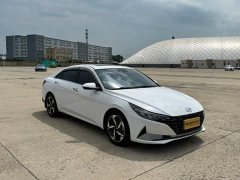 Hyundai Elantra 2022 1.5L CVT Luxury - ფოტო 3