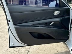 Hyundai Elantra 2022 1.5L CVT Luxury - ფოტო 9