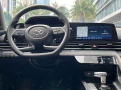 Hyundai Elantra 1.5L CVT Luxury - ფოტო 11
