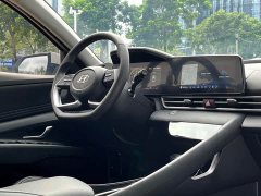 Hyundai Elantra 1.5L CVT Luxury - ფოტო 12