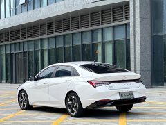 Hyundai Elantra 1.5L CVT Luxury - ფოტო 4
