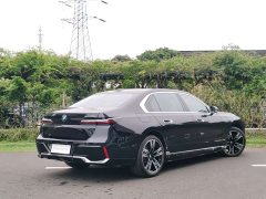 BMW i7 xDrive60L M Sport Package - ფოტო 4