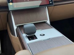 Land Rover Range Rover 3.0L V6 400PS Extended Wheelbase Prestige Edition - ფოტო 10
