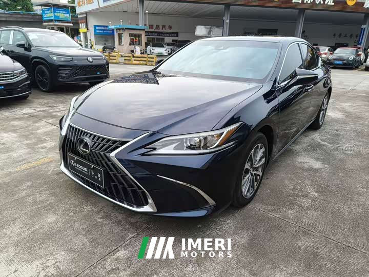 Lexus ES 300h Excellence Edition