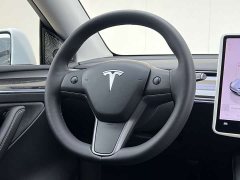 Tesla Model Y Rear-Wheel Drive - ფოტო 17
