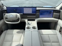 IM Motors Zhiji LS6 Pure Electric Max - photo 6