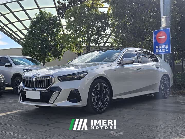 BMW 5 Series 530Li Luxury M Sport Package