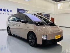 Li Auto MEGA Home Family Edition - ფოტო 3