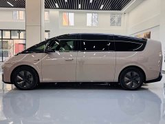 Li Auto MEGA Home Family Edition - ფოტო 4